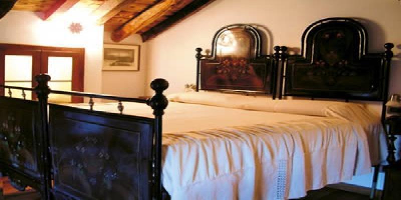 Il Bagno: Bed and Breakfast Borgo di Sumbilla
